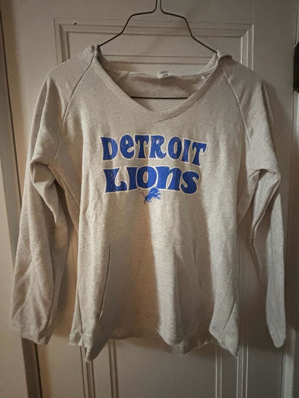 NFL Team Apparel Women's Detroit Lions Slouchy Sweatshirt